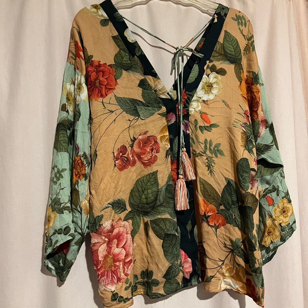Unique and beautiful blouse with exquisite colors